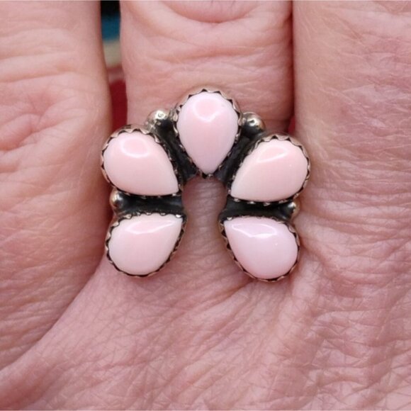 Southwest Pink Conch Shell Sterling Silver Naja Ring Size 7.5 Cowgirl Fashion - Picture 2 of 6